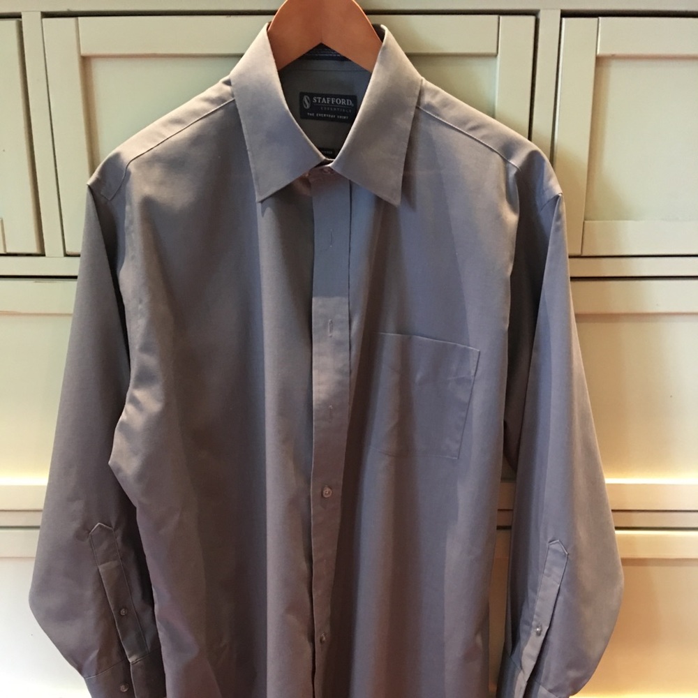 Men’s fitted dress shirt by Stafford.